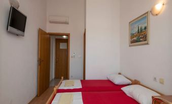 Excellent 1 Bedroom Apartment in Makarska