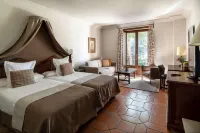 Parador de Avila Hotels in 