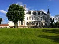 Eclosion Château Hôtel & Restaurant - Pools