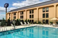 Hampton Inn Chambersburg - parking