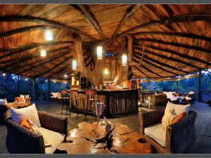 Pugdundee Safaris- Tree House Hideaway