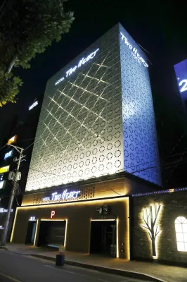 Hotel Two Heart