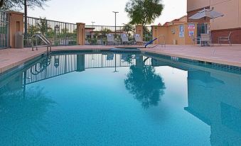 Holiday Inn & Suites Goodyear - West Phoenix Area