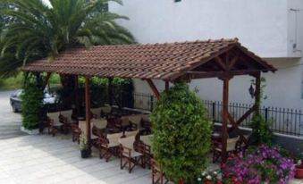 Hotel Markos - Housity