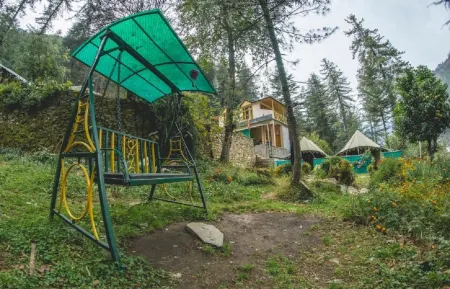 Parvati Kuteer Riverside Resort