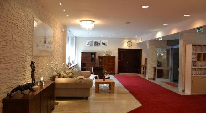 Haus Des Grafen Over view