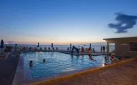 Oceans Pointe, an inspired Bayview condo, Htd Pool - Strand