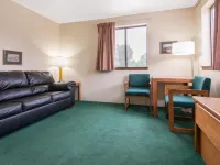Super 8 by Wyndham Buffalo - parkir