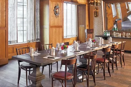 The Ludlow Hotel Отели рядом с достопримечательностью «Ле Петит Версайллес Гарден»