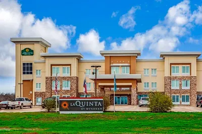 La Quinta Inn & Suites by Wyndham Luling Các khách sạn ở Luling