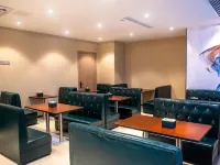 VX Hotel (Wuzhou High-Speed Railway South Station Canghai Park)