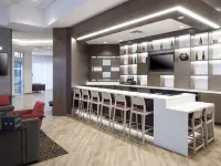 Hampton Inn and Suites by Hilton Phoenix Downtown Các khách sạn gần Sân bóng chày Chase Field