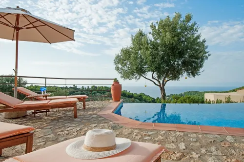 Alonissos Poikilma Villas - Luxury Villas in Alonissos in Nature with Private Pools - วิลล่า