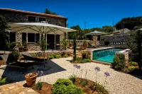 North Point Rooms - Pools