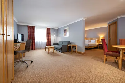 DoubleTree by Hilton Swindon Hôtels à proximité de : Christ Church