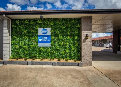 Best Western Endeavour Motel - parking