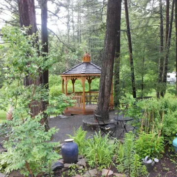 Brookview Manor Inn