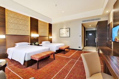 クラブアクセス付きツインベッド2台 ハイアット リージェンシー マニラ シティ オブ ドリームズの写真