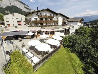 Arena Lodge Hotels near Caumasee-Lift