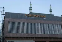 Hotel Grand Gaayatris Hotel berhampiran Lapangan Terbang Antarabangsa Chennai