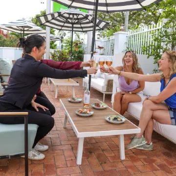 Mercure Cairns Отели в г. Кэрнс