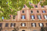 Colonna Luxury Suites Hotel a 