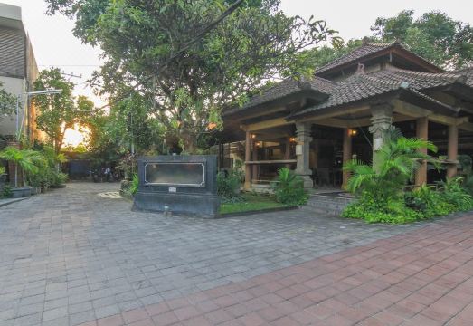 Semara Resort & Spa Seminyak Hotel Overview