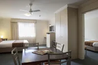 Mandarin Motel