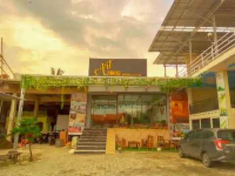 Art Doorz Homestay Istana Gandrung Kabat酒店