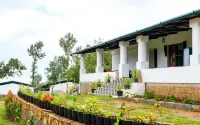The Inglewood Bungalow Hotels near Grange TreeTop Adventure