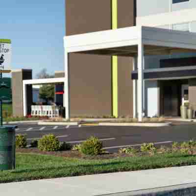 Home2 Suites by Hilton Martinsburg Hotel Exterior