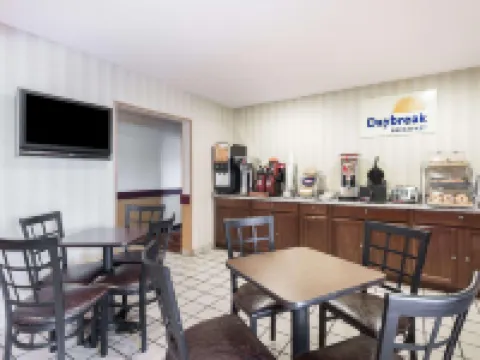 Baymont by Wyndham Boardman Hotels in Boardman Township