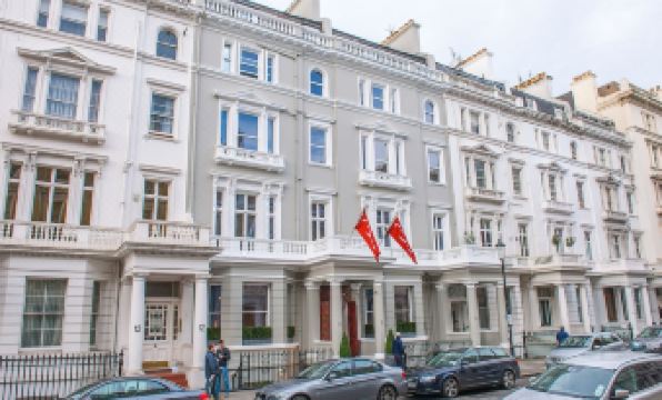 8. 더 엑시비셔니스..