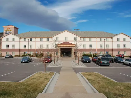 Holiday Inn Express & Suites Denver SW-Littleton Отели в г. Кен Карил
