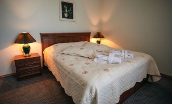 Leader Hotel