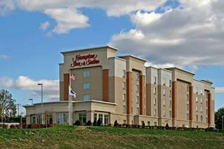 Hampton Inn & Suites Pittsburgh-Meadow Lands