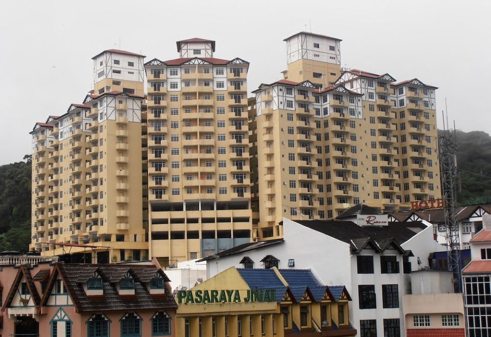 MH Apartment @ Crown Imperial Court - Housity