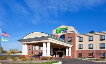 Holiday Inn Express & Suites Bay City