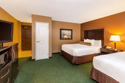 La Quinta Inn & Suites by Wyndham Seattle Downtown Hotels near Lincoln Park