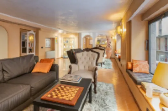 โรงแรมบีแอนด์บี ฟิเรนเซ ปิตตีพาเลซ อัล ปอนเตเวกคิโอ