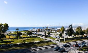 142m² Homm Bright Alimos Apartment with Marina View