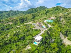 Big, Ultramodern Hillside Home with Private Pool and Endless Ocean Views