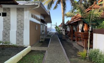 Villa MJ Maristela Beach Resort