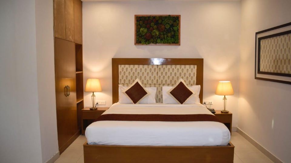 Hotel Taj Nirvana
