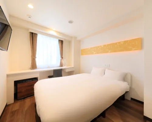 ELE Hotel Higashi-Nihonbashi Hotel dekat Stasiun Higashi-ginza