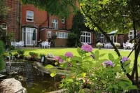 Crown Hotel Hotels near Nantwich Elim Church & Olive Grove Conference Centre