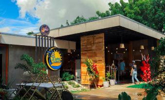 Jjs Hotel and Resort - Housity
