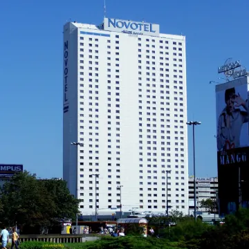 Novotel Warszawa Centrum Hotels near Ujazdow Castle