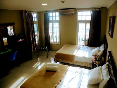 Hotel Meryland Hotel dekat Pipeline road inside