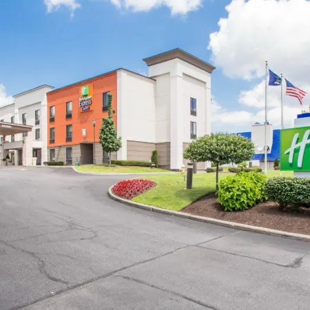 Holiday Inn Express & Suites ALBANY AIRPORT - WOLF ROAD by IHG